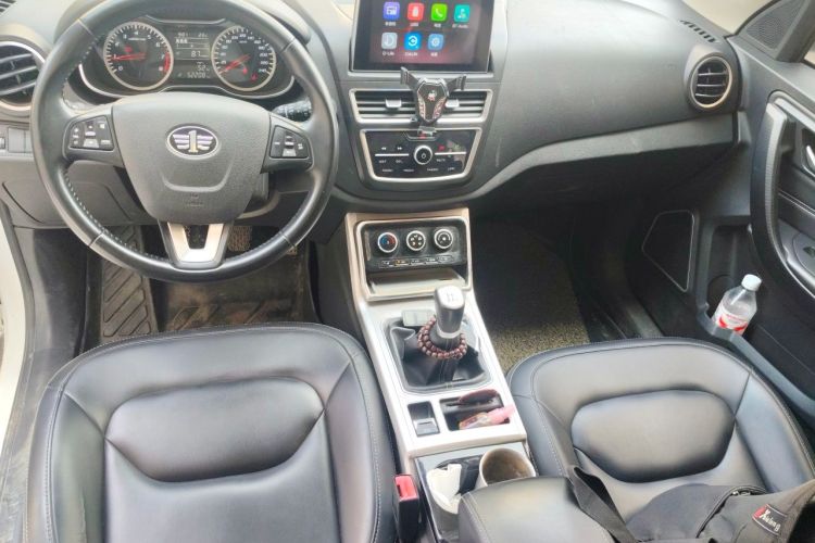 Used Bestune X40 2019 1.6L Manual Luxury Edition China VI Center Console