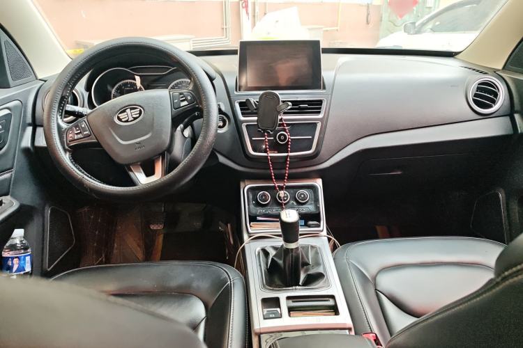 Used Bestune X40 2019 1.6L Manual Luxury Edition China V Center Console