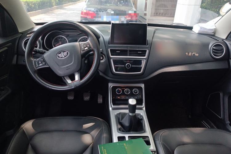 Used Bestune X40 2019 1.6L Manual Luxury Edition China VI Center Console