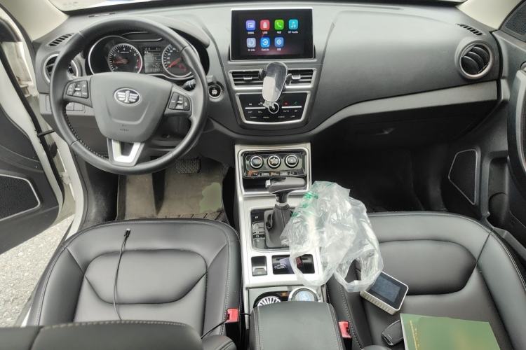 Used Bestune X40 2019 1.6L Automatic Luxury Version China V Emission Standard Center Console