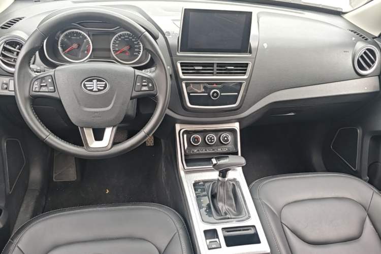 Used Bestune X40 2019 1.6L Automatic Luxury Version China V Emission Standard Center Console