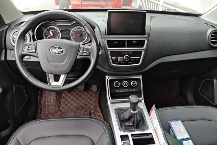Used Bestune X40 2019 1.6L Manual Luxury Edition China VI Center Console