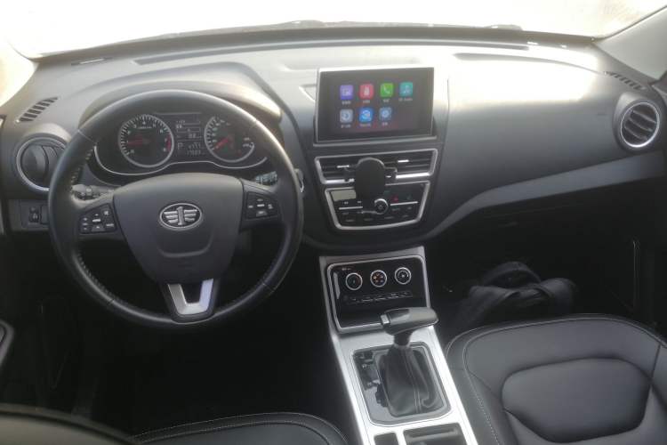 Used Bestune X40 2019 1.6L Automatic Luxury Edition China VI Center Console