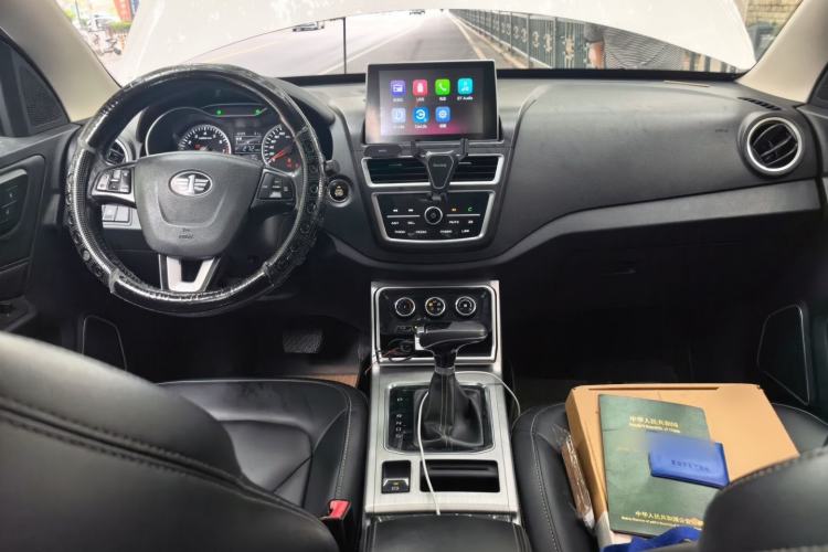Used Bestune X40 2019 1.6L Automatic Luxury Edition China VI Center Console