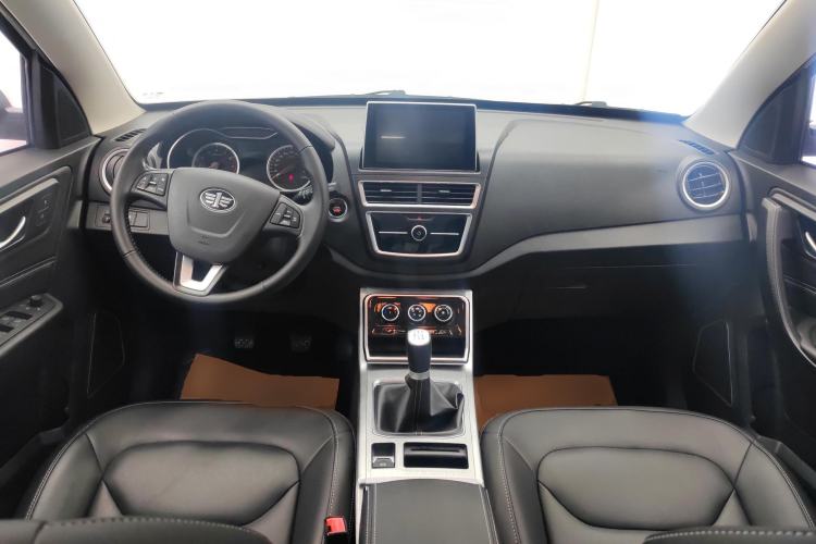 Used Bestune X40 2019 1.6L Manual Luxury Edition China V Center Console