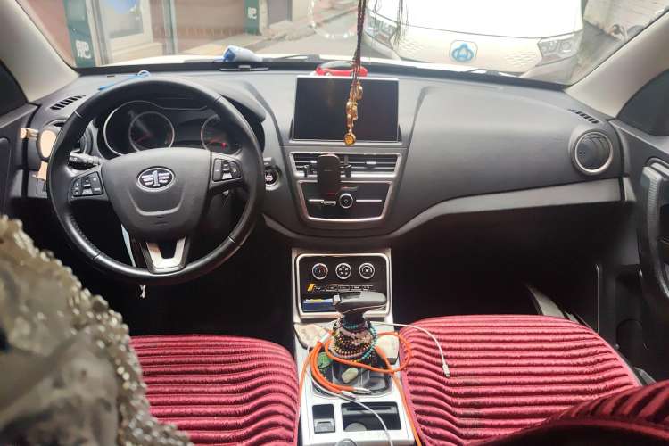 Used Bestune X40 2019 1.6L Automatic Luxury Version China V Emission Standard Center Console