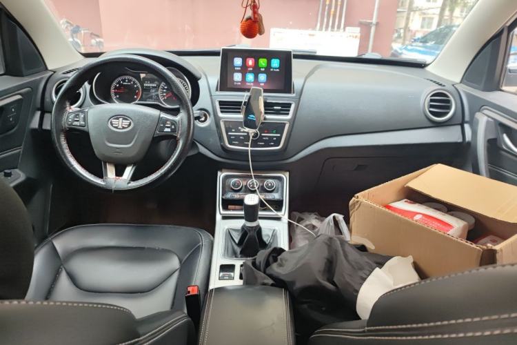 Used Bestune X40 2019 1.6L Manual Luxury Edition China VI Center Console