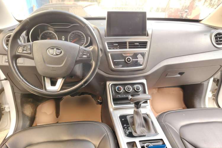 Used Bestune X40 2019 1.6L Automatic Connected Smart Cool Version China V Emission Standard Center Console