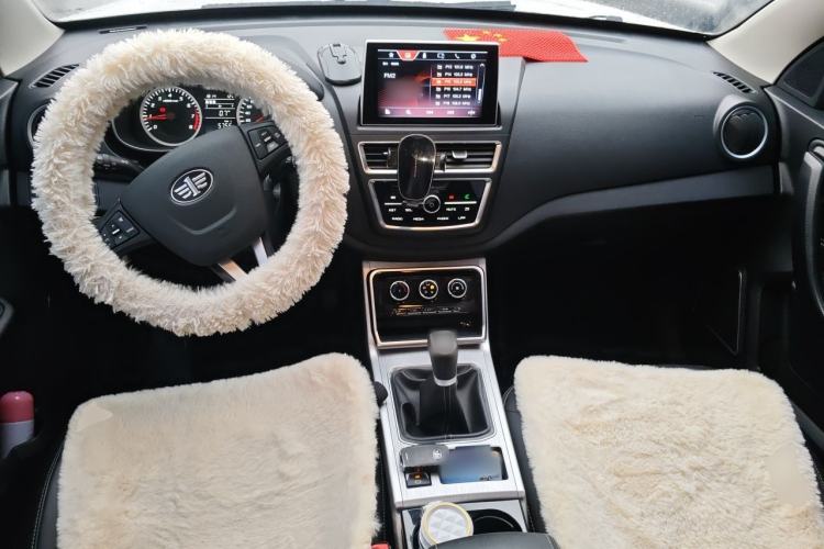 Used Bestune X40 2019 1.6L Manual Luxury Edition China VI Center Console