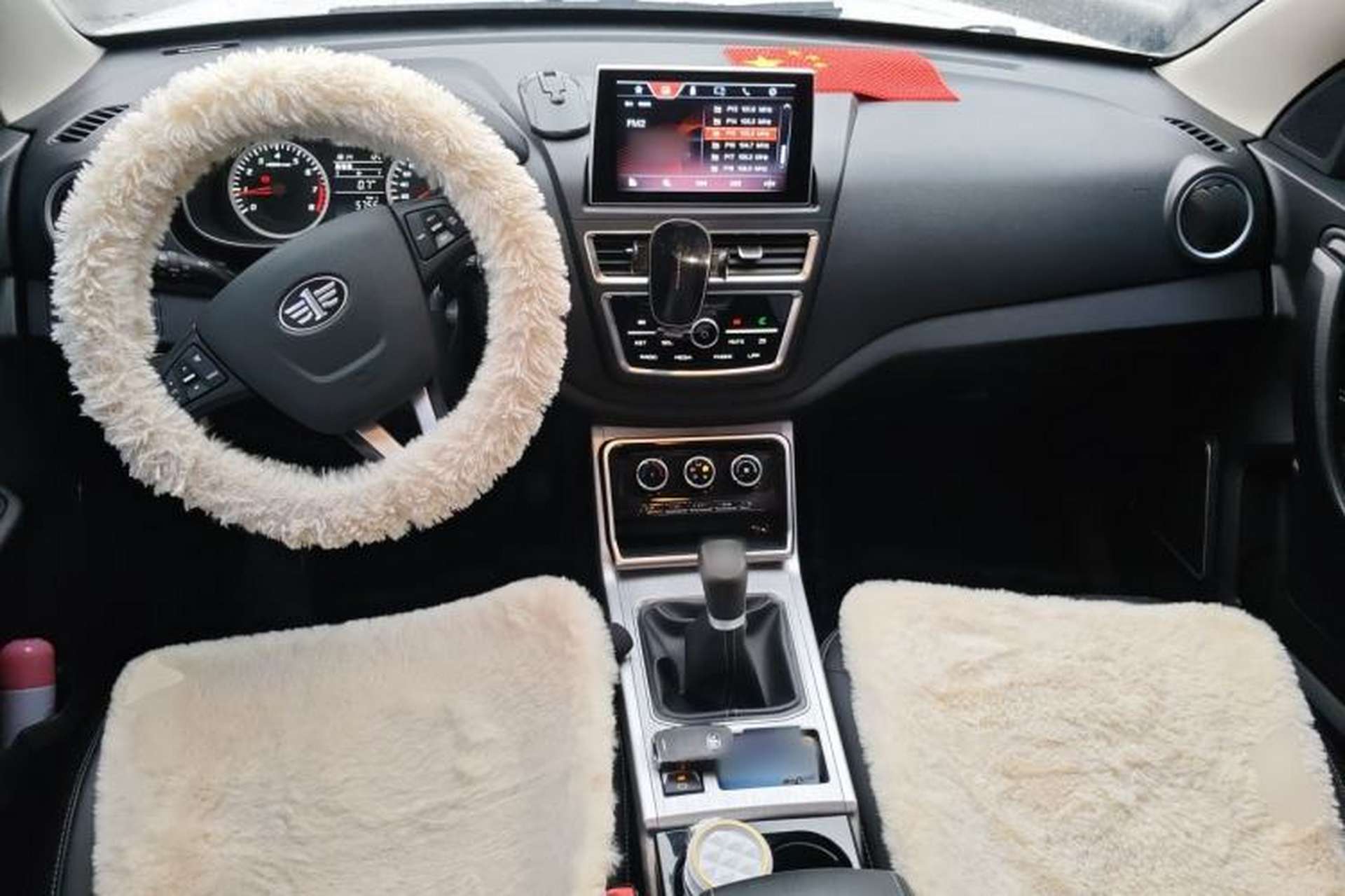 Used Bestune X40 2019 1.6L Manual Luxury Edition China VI Center Console