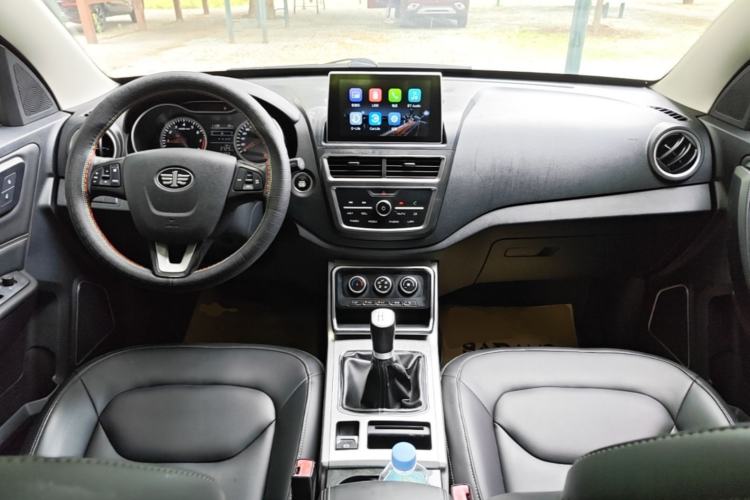 Used Bestune X40 2019 1.6L Manual Luxury Edition China VI Center Console