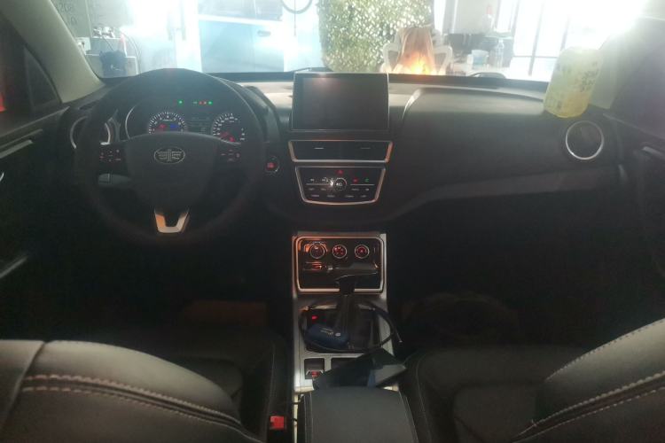 Used Bestune X40 2019 1.6L Automatic Luxury Edition China VI Center Console