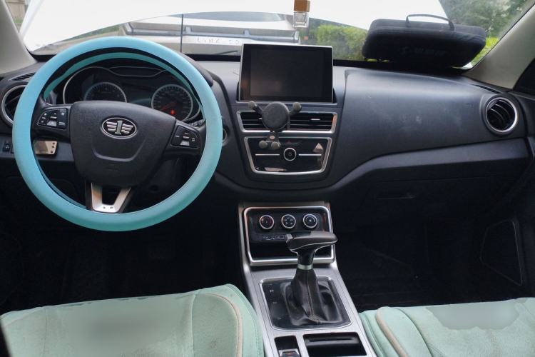 Used Bestune X40 2019 1.6L Automatic Luxury Version China V Emission Standard Center Console