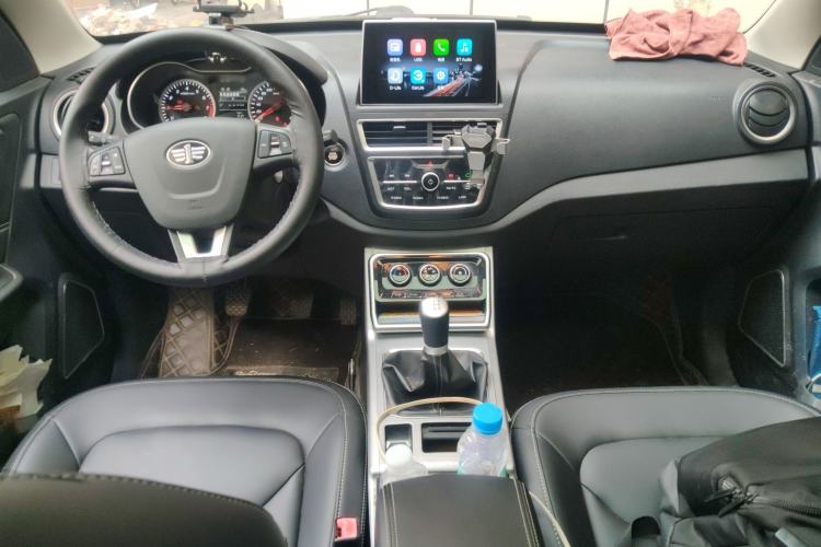 Used Bestune X40 2019 1.6L Manual Luxury Edition China VI Center Console