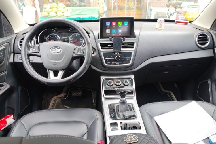 Used Bestune X40 2019 1.6L Automatic Luxury Version China V Emission Standard Center Console