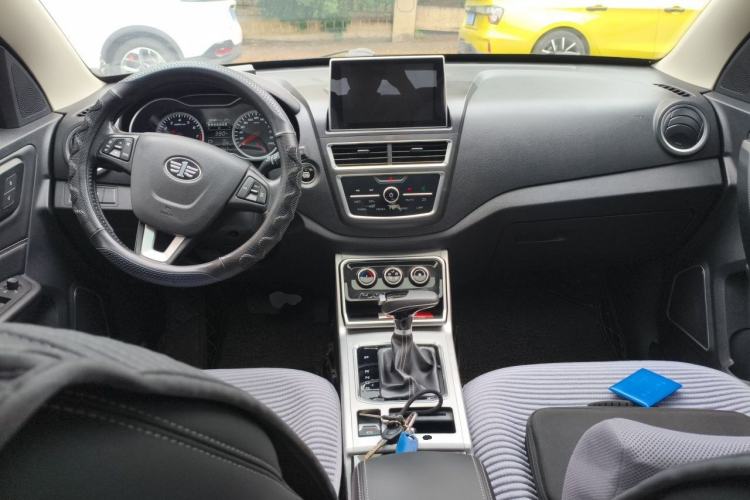 Used Bestune X40 2019 1.6L Automatic Luxury Version China V Emission Standard Center Console
