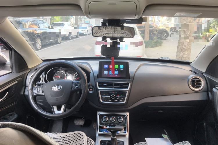 Used Bestune X40 2019 1.6L Automatic Luxury Edition China VI Center Console