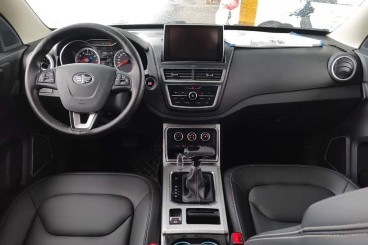 Used Bestune X40 2019 1.6L Automatic Luxury Version China V Emission Standard Center Console