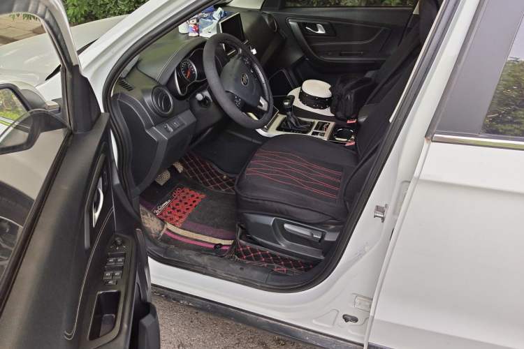 Used Bestune X40 2019 1.6L Automatic Luxury Edition China VI Driver Seat