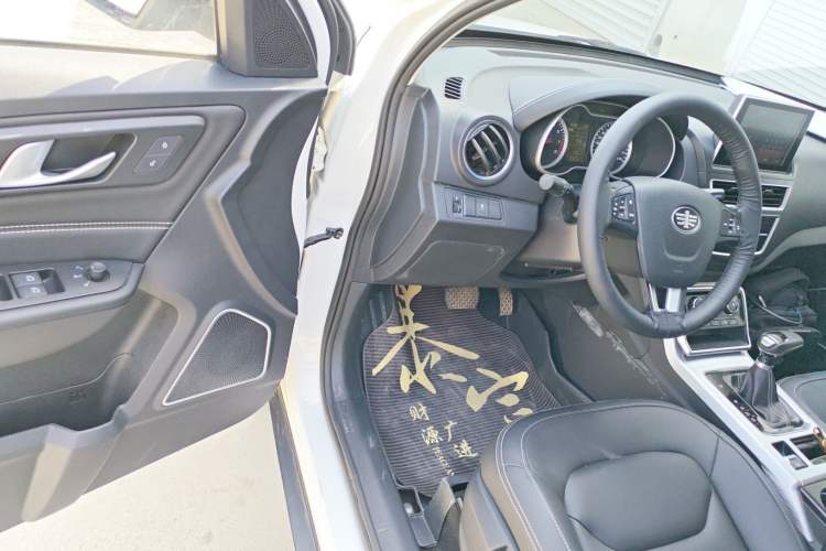 Used Bestune X40 2019 1.6L Automatic Luxury Edition China VI Driver Seat