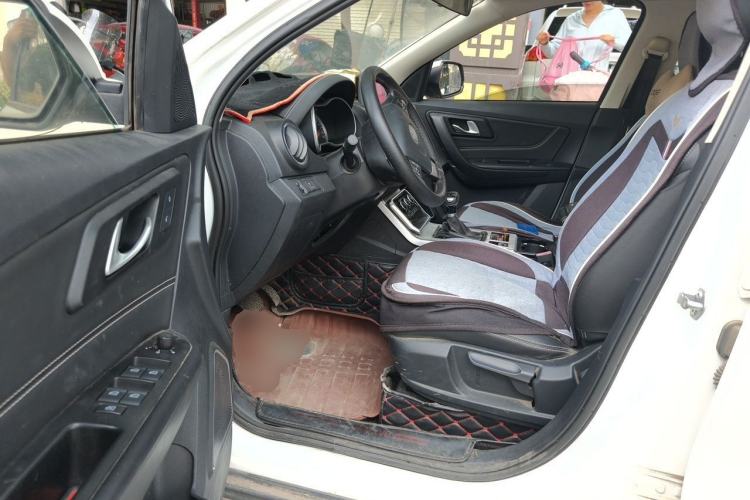 Used Bestune X40 2019 1.6L Automatic Luxury Version China V Emission Standard Driver Seat