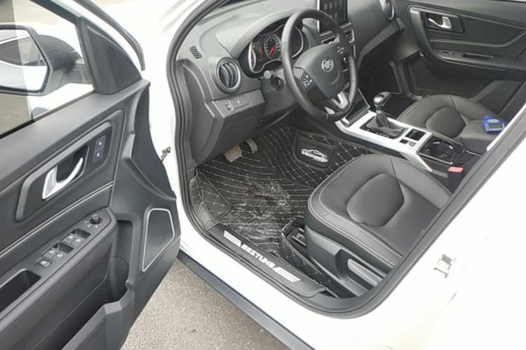 Used Bestune X40 2019 1.6L Automatic Luxury Edition China VI Driver Seat