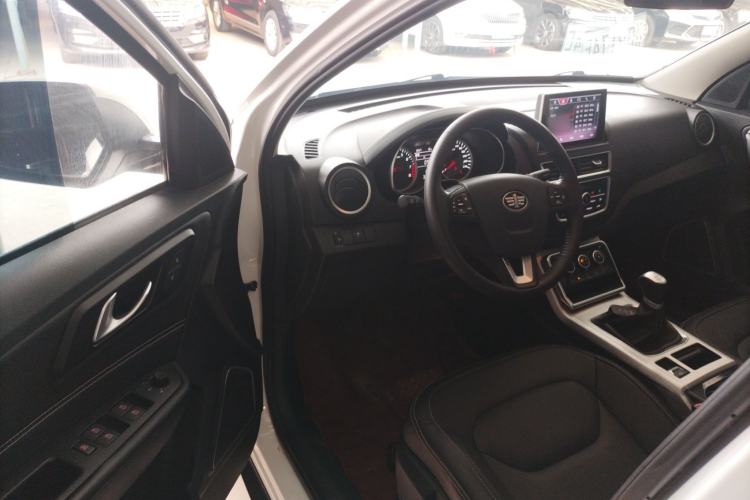 Used Bestune X40 2019 1.6L Manual Luxury Edition China VI Driver Seat