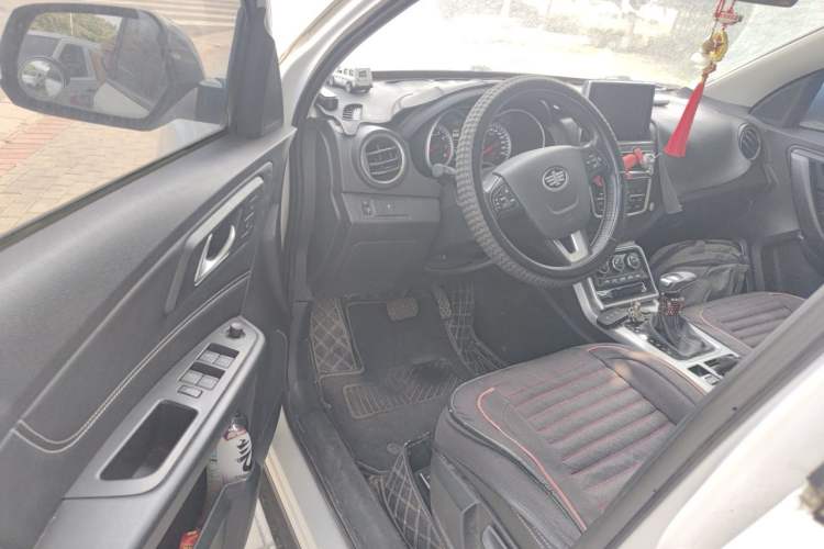Used Bestune X40 2019 1.6L Automatic Luxury Edition China VI Driver Seat