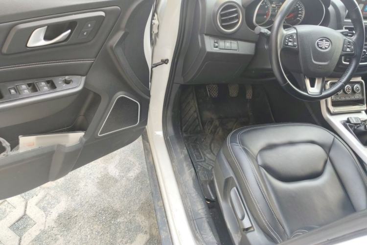 Used Bestune X40 2019 1.6L Manual Luxury Edition China VI Driver Seat
