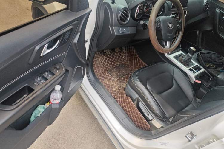 Used Bestune X40 2019 1.6L Manual Luxury Edition China VI Driver Seat