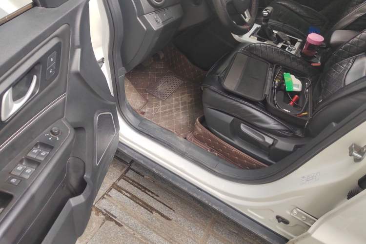 Used Bestune X40 2019 1.6L Automatic Luxury Version China V Emission Standard Driver Seat