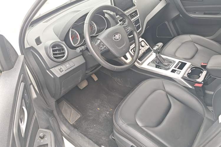 Used Bestune X40 2019 1.6L Automatic Luxury Version China V Emission Standard Driver Seat