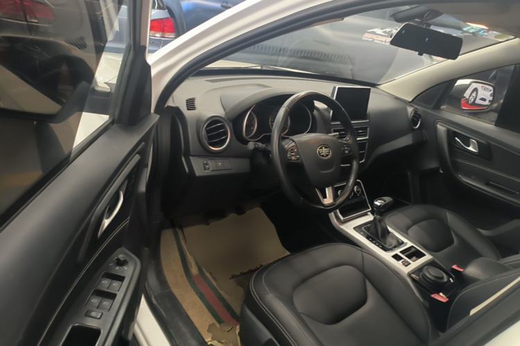 Used Bestune X40 2019 1.6L Automatic Luxury Version China V Emission Standard Driver Seat