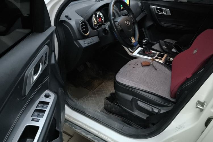 Used Bestune X40 2019 1.6L Automatic Luxury Version China V Emission Standard Driver Seat