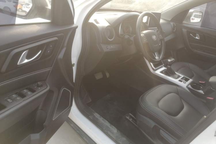 Used Bestune X40 2019 1.6L Automatic Luxury Edition China VI Driver Seat