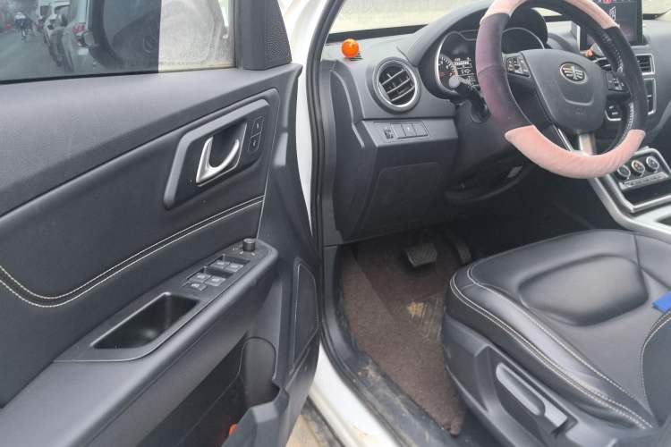 Used Bestune X40 2019 1.6L Automatic Luxury Version China V Emission Standard Driver Seat