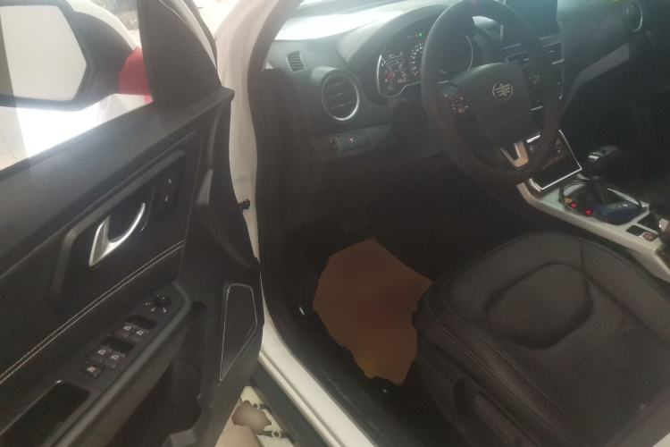 Used Bestune X40 2019 1.6L Automatic Luxury Edition China VI Driver Seat