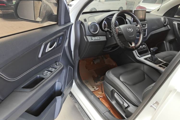 Used Bestune X40 2019 1.6L Automatic Luxury Edition China VI Driver Seat