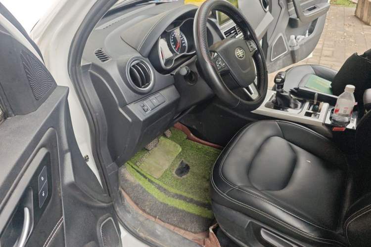 Used Bestune X40 2019 1.6L Automatic Luxury Edition China VI Driver Seat