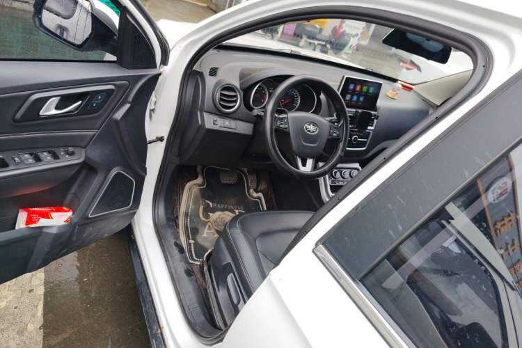 Used Bestune X40 2019 1.6L Automatic Luxury Version China V Emission Standard Driver Seat
