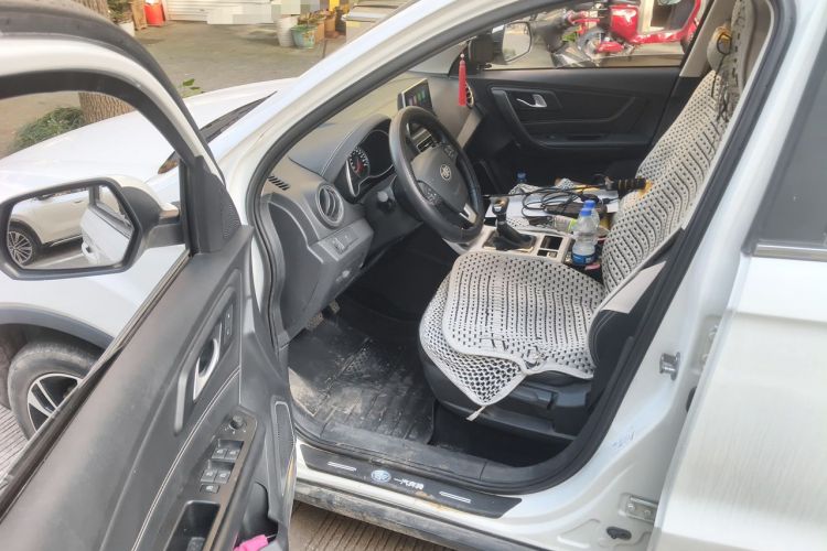 Used Bestune X40 2019 1.6L Automatic Luxury Edition China VI Driver Seat