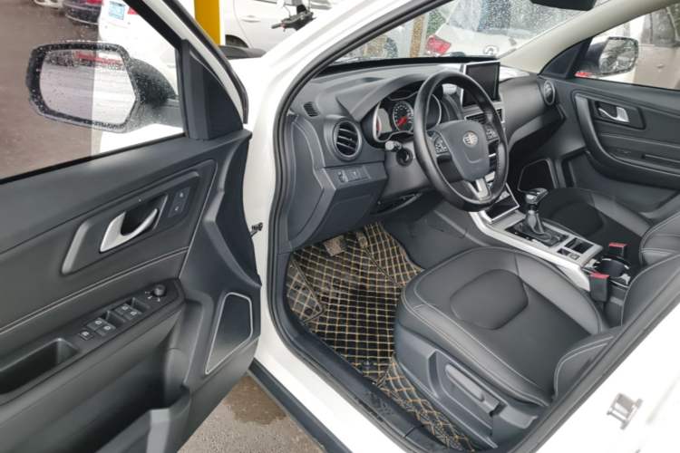 Used Bestune X40 2019 1.6L Automatic Luxury Version China V Emission Standard Driver Seat