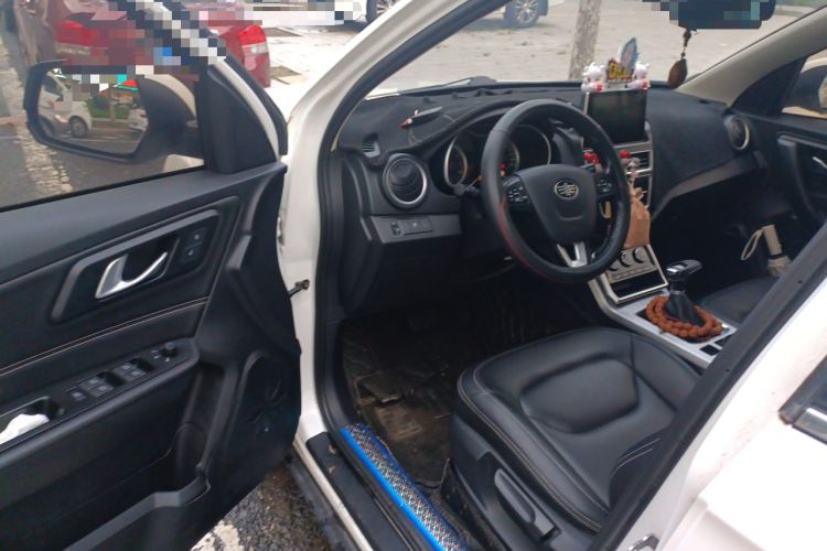 Used Bestune X40 2019 1.6L Automatic Luxury Version China V Emission Standard Driver Seat