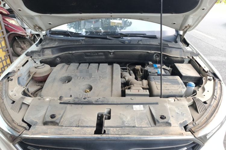 Used Bestune X40 2019 1.6L Automatic Luxury Version China V Emission Standard Engine Bay