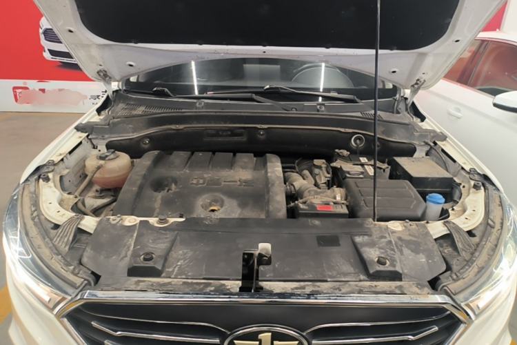 Used Bestune X40 2019 1.6L Automatic Luxury Version China V Emission Standard Engine Bay