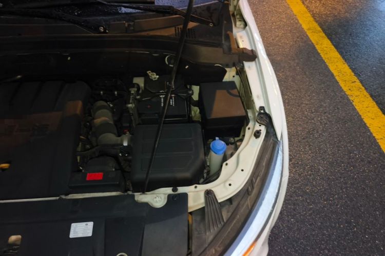 Used Bestune X40 2019 1.6L Automatic Luxury Edition China VI Engine Bay Left