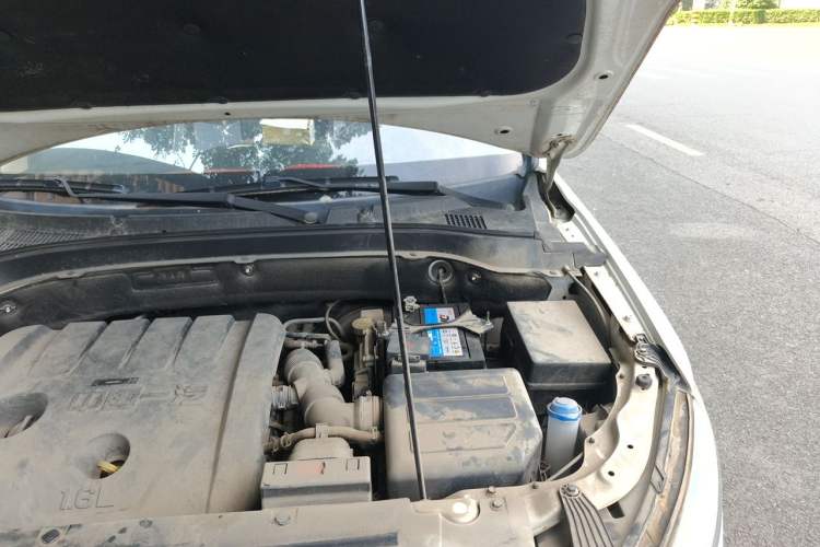 Used Bestune X40 2019 1.6L Automatic Luxury Version China V Emission Standard Engine Bay Left