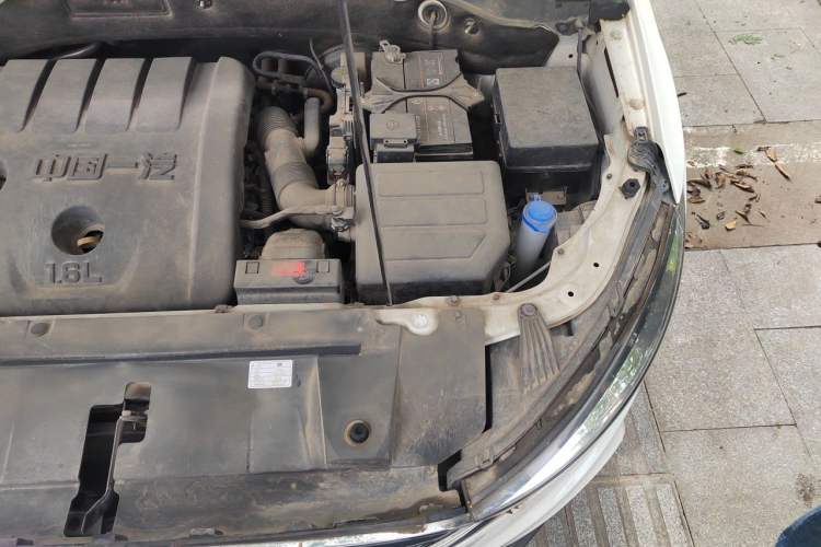 Used Bestune X40 2019 1.6L Automatic Luxury Version China V Emission Standard Engine Bay Left