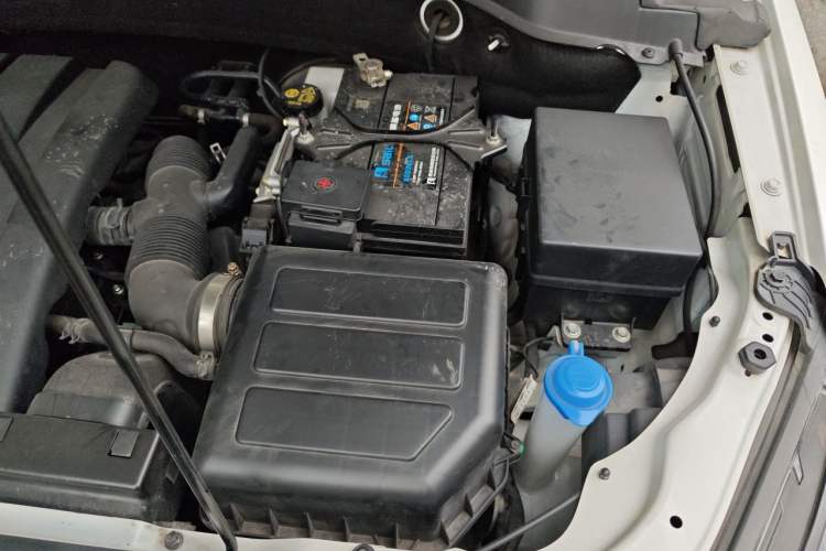 Used Bestune X40 2019 1.6L Automatic Connected Smart Cool Version China V Emission Standard Engine Bay Left