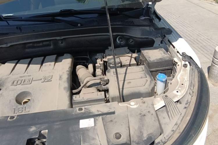 Used Bestune X40 2019 1.6L Automatic Luxury Edition China VI Engine Bay Left